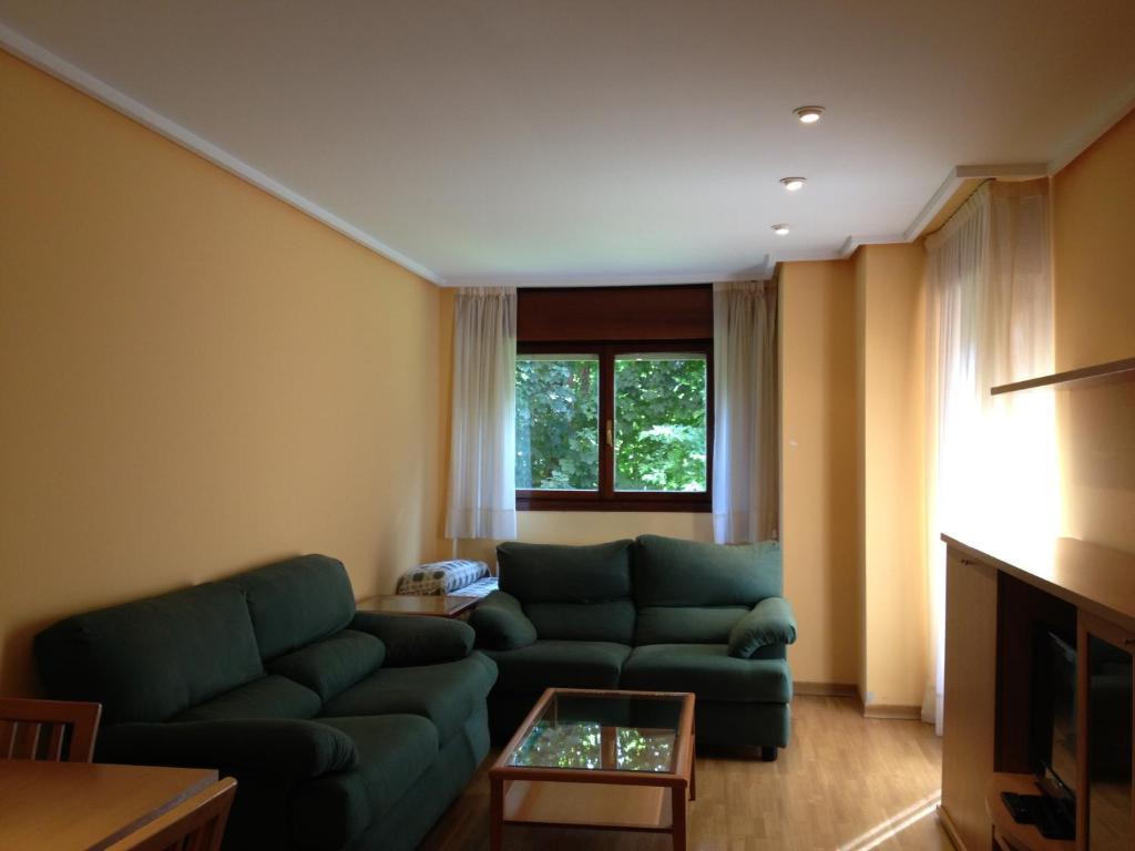 Apartamentos Turisticos Puerta De Леон Экстерьер фото